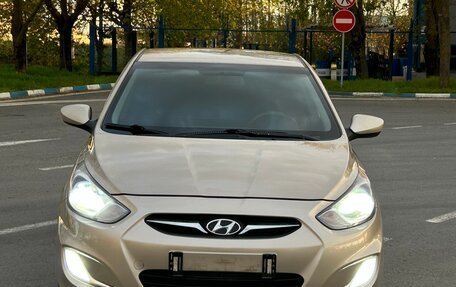 Hyundai Solaris II рестайлинг, 2011 год, 620 000 рублей, 7 фотография