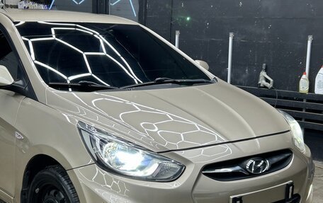 Hyundai Solaris II рестайлинг, 2011 год, 620 000 рублей, 2 фотография