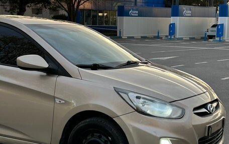Hyundai Solaris II рестайлинг, 2011 год, 620 000 рублей, 5 фотография