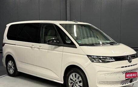 Volkswagen Multivan, 2022 год, 4 770 000 рублей, 1 фотография