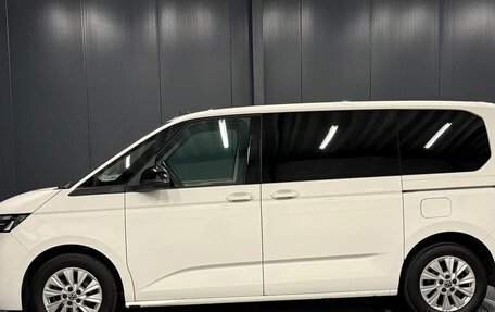 Volkswagen Multivan, 2022 год, 4 770 000 рублей, 2 фотография