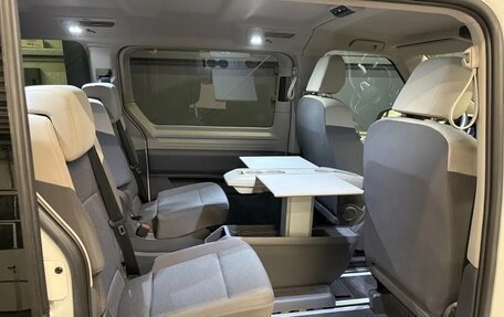 Volkswagen Multivan, 2022 год, 4 770 000 рублей, 8 фотография