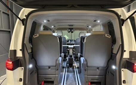 Volkswagen Multivan, 2022 год, 4 770 000 рублей, 16 фотография