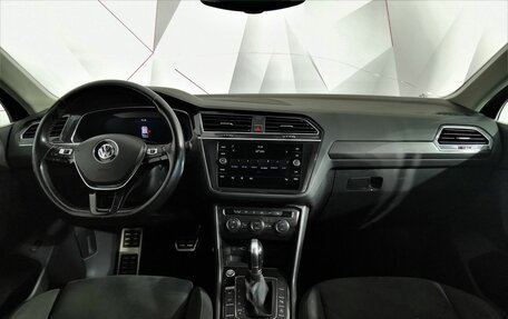 Volkswagen Tiguan II, 2018 год, 2 295 000 рублей, 13 фотография