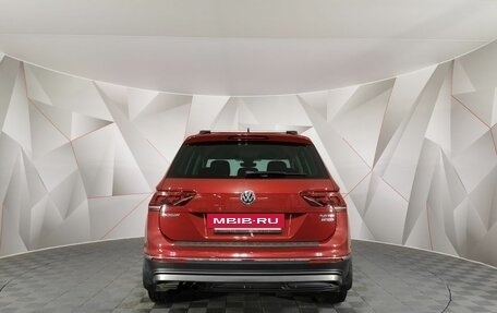 Volkswagen Tiguan II, 2018 год, 2 295 000 рублей, 8 фотография