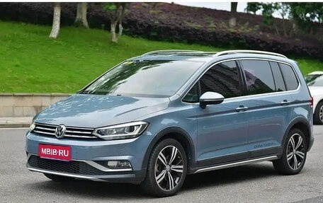 Volkswagen Touran III, 2022 год, 1 215 888 рублей, 1 фотография