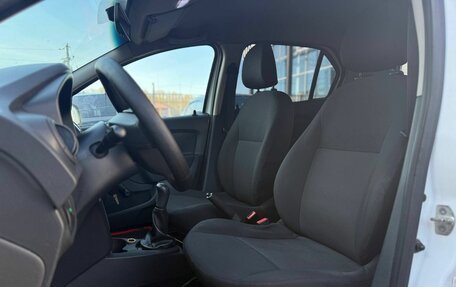 Renault Logan II, 2018 год, 375 000 рублей, 9 фотография