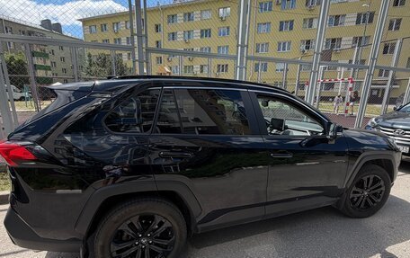 Toyota RAV4, 2021 год, 3 650 000 рублей, 7 фотография