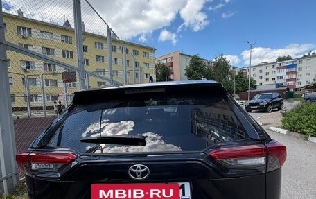Toyota RAV4, 2021 год, 3 650 000 рублей, 2 фотография