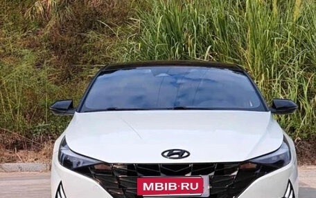 Hyundai Elantra, 2022 год, 1 210 000 рублей, 2 фотография