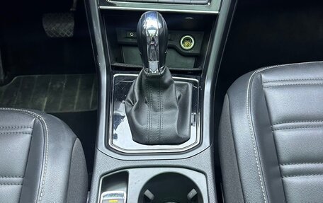 Volkswagen Touran III, 2019 год, 1 350 000 рублей, 10 фотография