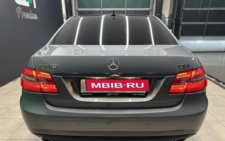 Mercedes-Benz E-Класс, 2011 год, 1 980 000 рублей, 5 фотография