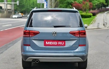 Volkswagen Touran III, 2022 год, 1 215 888 рублей, 7 фотография