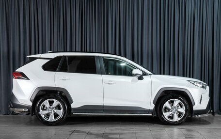 Toyota RAV4, 2019 год, 3 020 000 рублей, 5 фотография