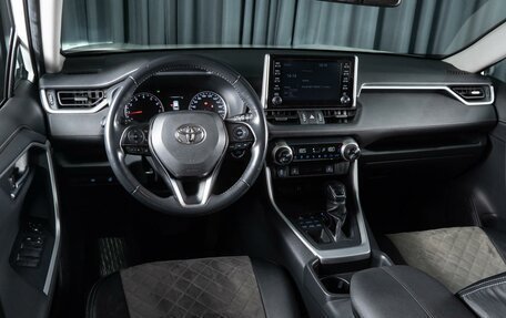 Toyota RAV4, 2019 год, 3 020 000 рублей, 9 фотография