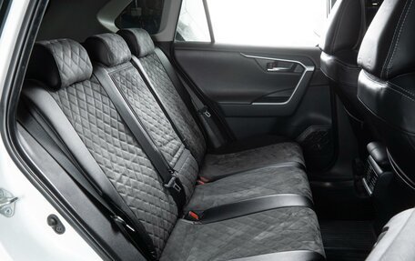 Toyota RAV4, 2019 год, 3 020 000 рублей, 10 фотография