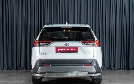 Toyota RAV4, 2019 год, 3 020 000 рублей, 4 фотография