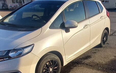 Honda Fit III, 2019 год, 1 200 000 рублей, 3 фотография