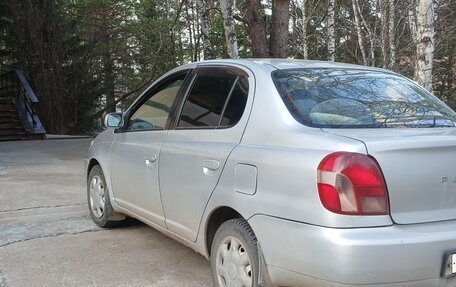 Toyota Platz, 2002 год, 270 000 рублей, 4 фотография
