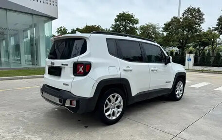 Jeep Renegade I рестайлинг, 2018 год, 1 092 000 рублей, 5 фотография