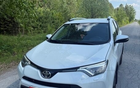 Toyota RAV4, 2019 год, 2 700 000 рублей, 1 фотография