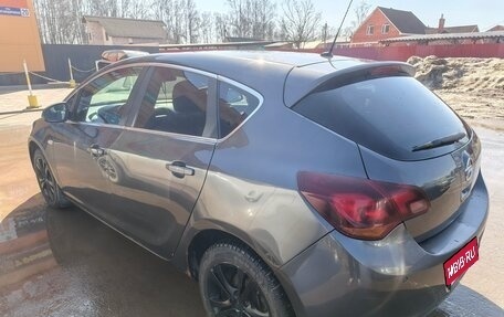 Opel Astra J, 2012 год, 580 000 рублей, 1 фотография