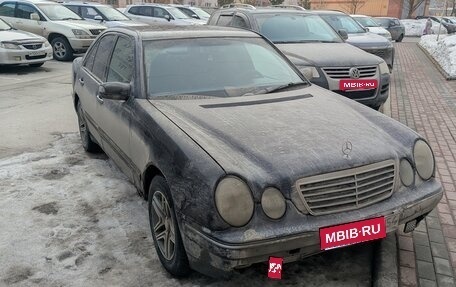 Mercedes-Benz E-Класс, 2000 год, 250 000 рублей, 1 фотография