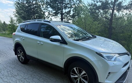 Toyota RAV4, 2019 год, 2 700 000 рублей, 2 фотография