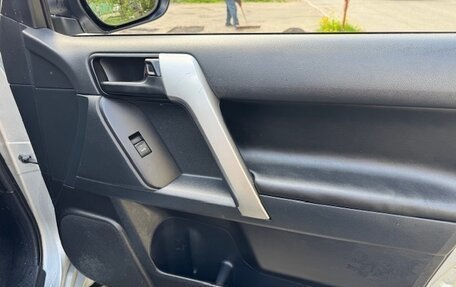 Toyota Land Cruiser Prado 150 рестайлинг 2, 2014 год, 3 150 000 рублей, 11 фотография