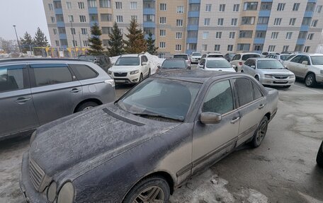 Mercedes-Benz E-Класс, 2000 год, 250 000 рублей, 2 фотография