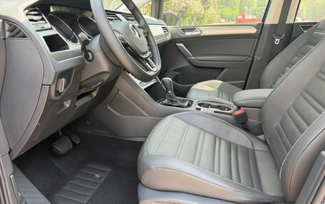Volkswagen Touran III, 2022 год, 2 220 000 рублей, 20 фотография