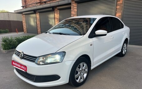 Volkswagen Polo VI (EU Market), 2012 год, 695 000 рублей, 2 фотография
