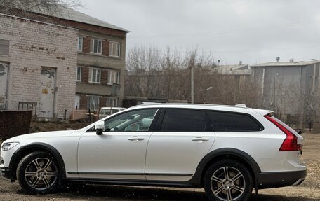 Volvo V90 Cross Country I рестайлинг, 2018 год, 2 650 000 рублей, 15 фотография