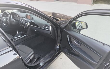 BMW 3 серия, 2017 год, 1 750 000 рублей, 16 фотография