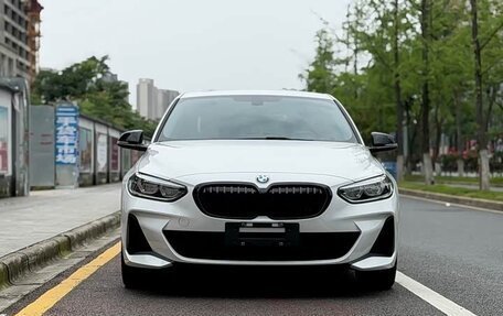 BMW 1 серия, 2022 год, 1 450 000 рублей, 2 фотография