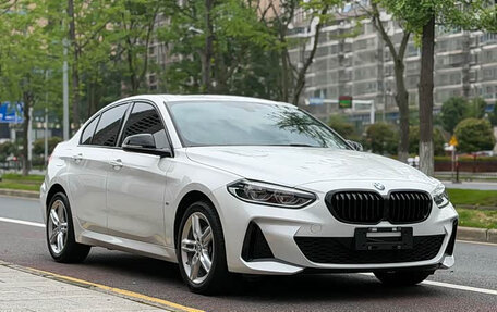BMW 1 серия, 2022 год, 1 450 000 рублей, 3 фотография