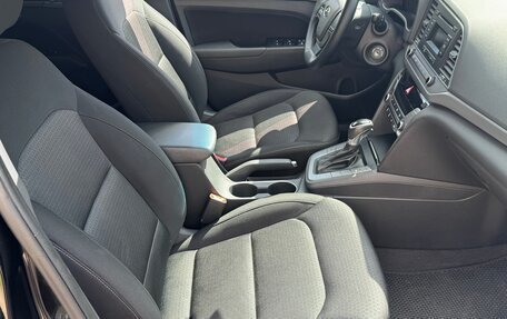 Hyundai Elantra VI рестайлинг, 2017 год, 1 500 000 рублей, 10 фотография