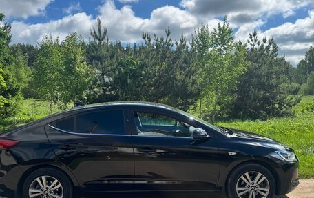 Hyundai Elantra VI рестайлинг, 2017 год, 1 500 000 рублей, 6 фотография