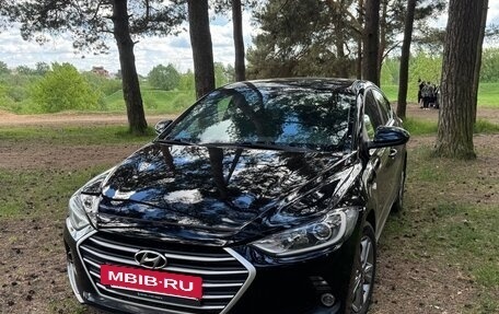 Hyundai Elantra VI рестайлинг, 2017 год, 1 500 000 рублей, 22 фотография