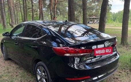 Hyundai Elantra VI рестайлинг, 2017 год, 1 500 000 рублей, 24 фотография