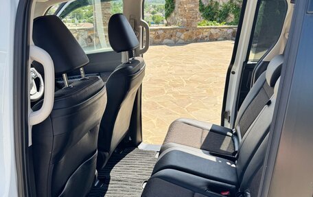 Honda Freed II, 2021 год, 2 050 000 рублей, 16 фотография