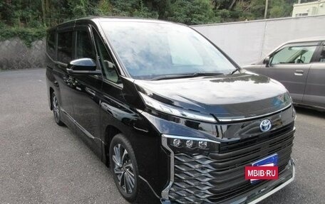 Toyota Voxy, 2023 год, 2 126 004 рублей, 4 фотография