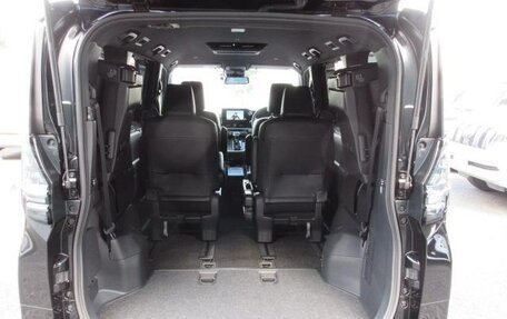 Toyota Voxy, 2023 год, 2 126 004 рублей, 33 фотография
