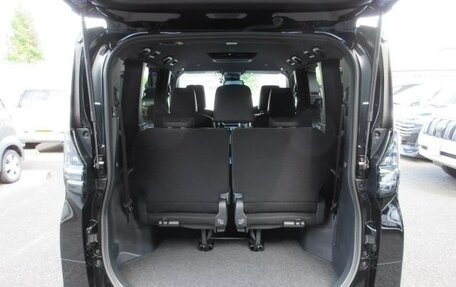 Toyota Voxy, 2023 год, 2 126 004 рублей, 32 фотография