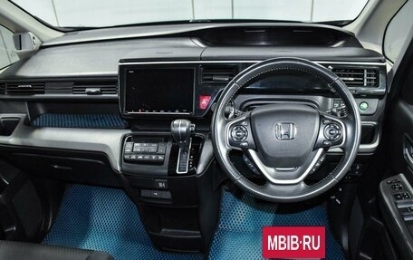 Honda Stepwgn IV, 2017 год, 2 149 000 рублей, 12 фотография