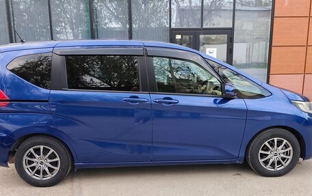 Honda Freed II, 2017 год, 1 600 000 рублей, 10 фотография