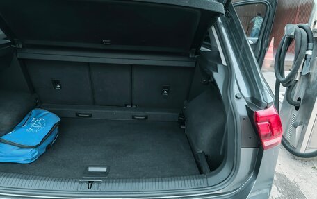 Volkswagen Tiguan II, 2021 год, 2 850 000 рублей, 13 фотография