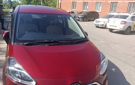 Toyota Sienta II, 2021 год, 1 737 000 рублей, 3 фотография