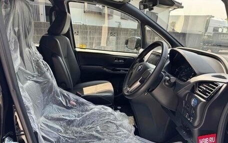 Toyota Noah III, 2021 год, 1 955 123 рублей, 16 фотография