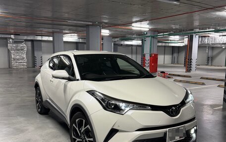 Toyota C-HR I рестайлинг, 2016 год, 1 560 000 рублей, 1 фотография